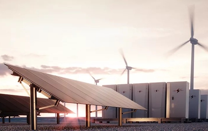 Corte de energia renovável pode crescer 300% no Brasil, mesmo com expansão da transmissão, diz Wood Mackenzie
