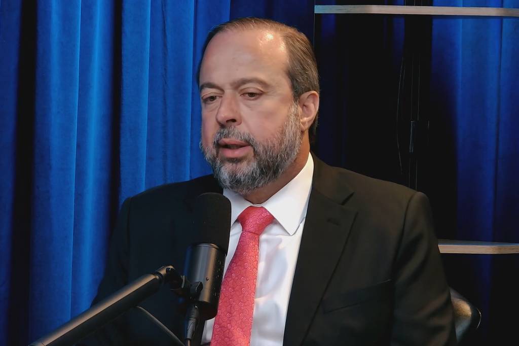 Etanol pode ser negociado com EUA, mas Brasil deveria manter sua tarifa, diz Silveira; assista