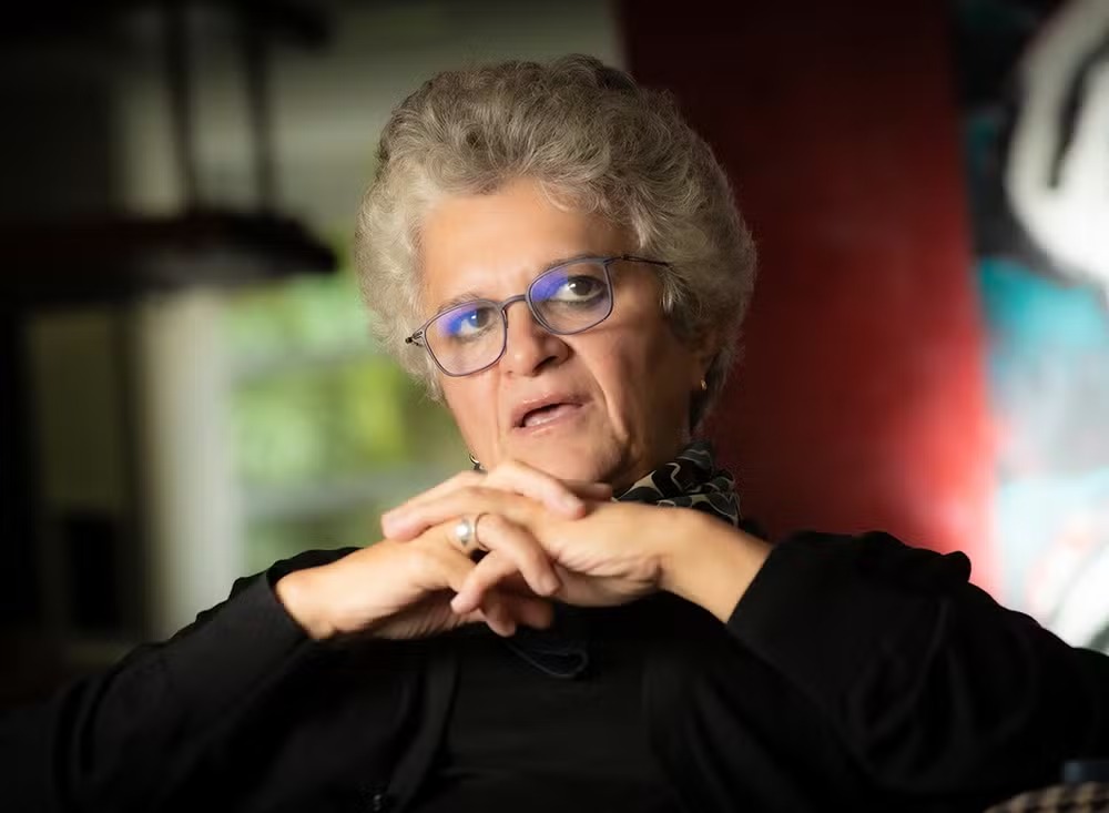 Brasil ainda é refém do desmatamento, diz Izabella Teixeira