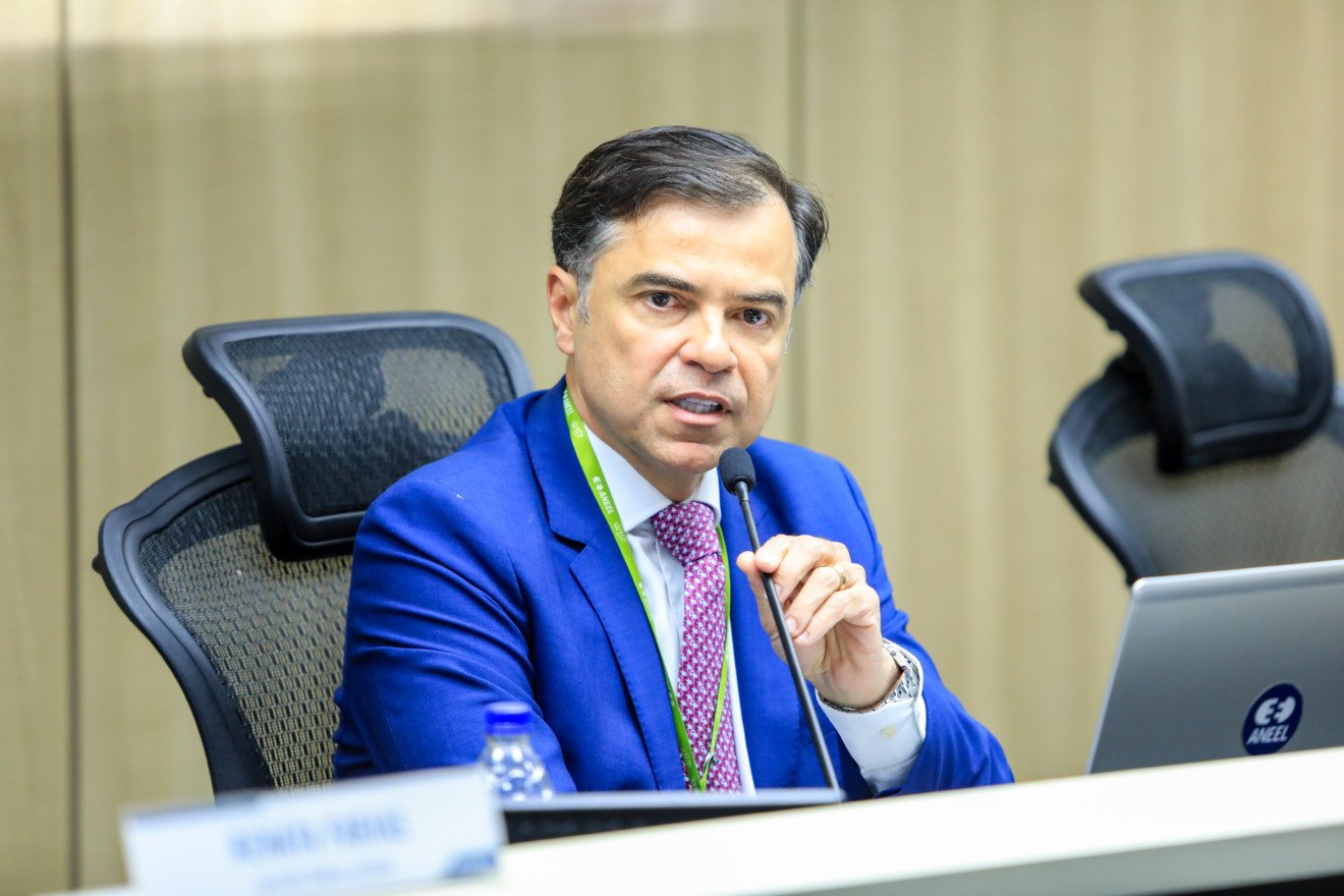 ''Leilão de baterias pode ser feito mesmo sem regulamentação'', diz Sandoval Feitosa