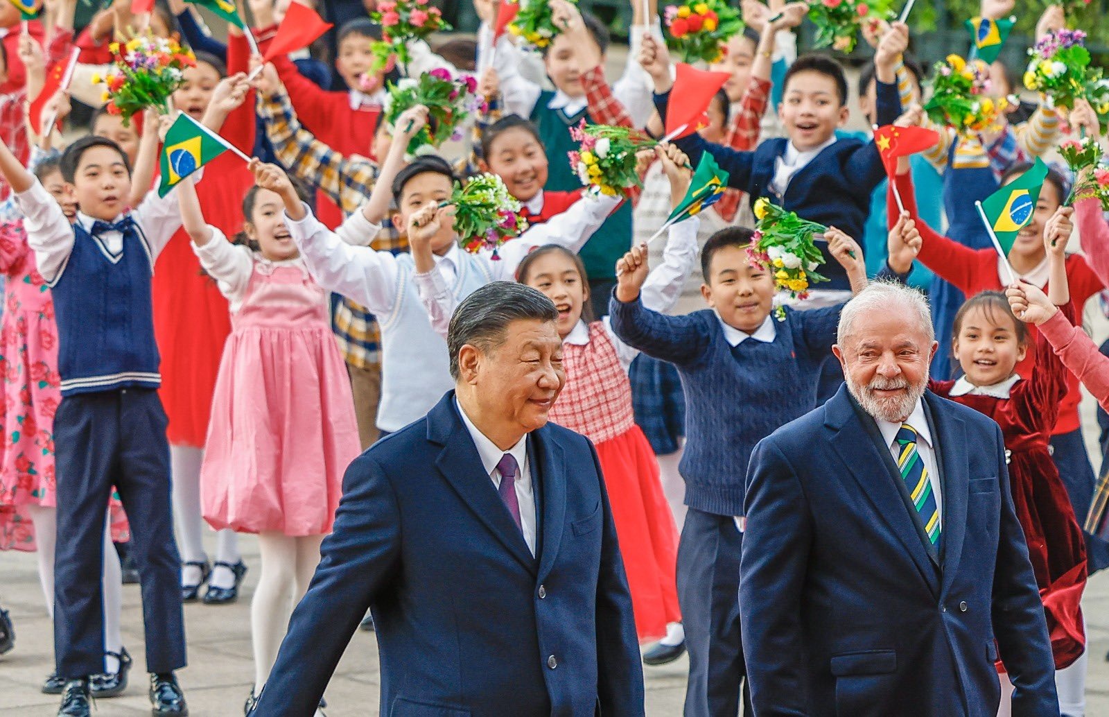 Lula viaja à China em maio para novo encontro com Xi Jinping
