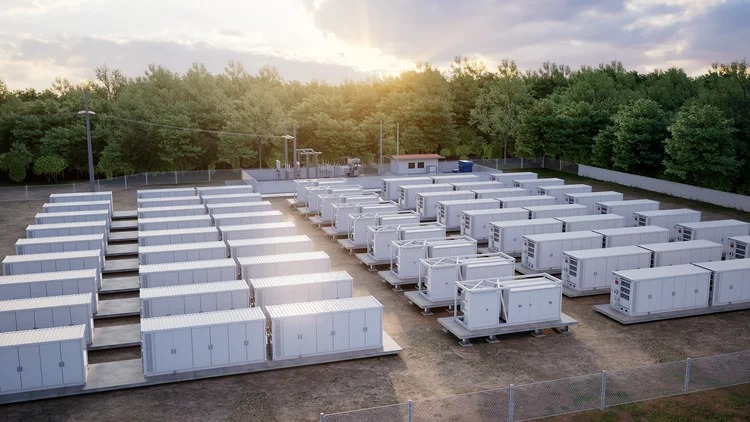 A corrida das baterias: empresas apostam em leilão de R$ 10 bi que pode redesenhar o setor elétrico