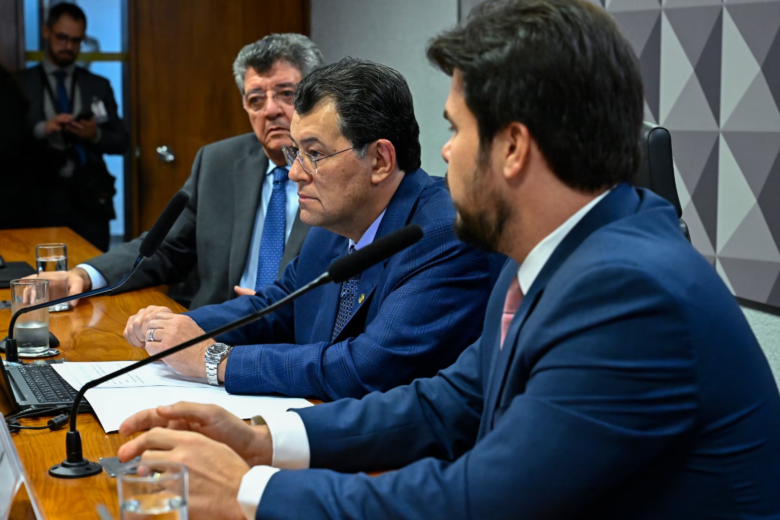 Câmara aprova MP do setor elétrico em 1 minuto; acordo retirou benefício a gás, mas manteve a carvão