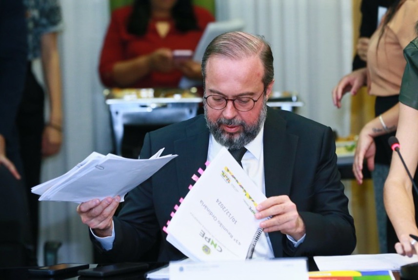 Silveira decide cancelar leilão de reserva de capacidade e prepara nova concorrência