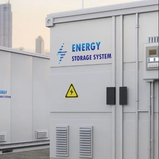 Diretrizes para leilão de baterias precisam de aprimoramentos, diz advogado